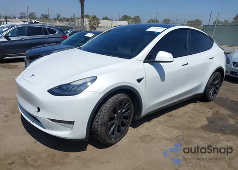 2021 Tesla Model Y Long Range Dual Motor All-Wheel Drive z USA, uszkodzony, nr VIN 5YJYGDEE9MF118520